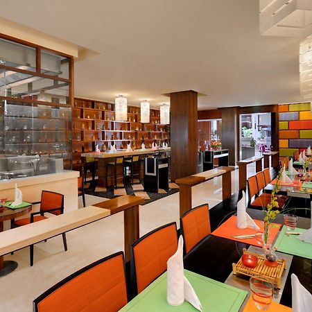 Crowne Plaza - Dubai Jumeirah By Ihg Restaurant photo The restaurant