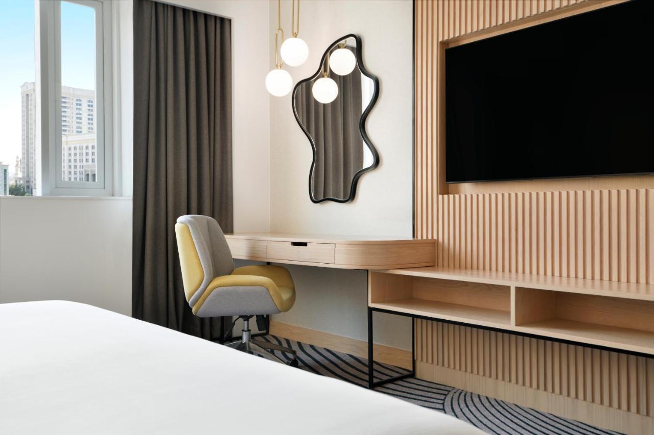 Crowne Plaza - Dubai Jumeirah By Ihg Exterior photo A room at the hotel