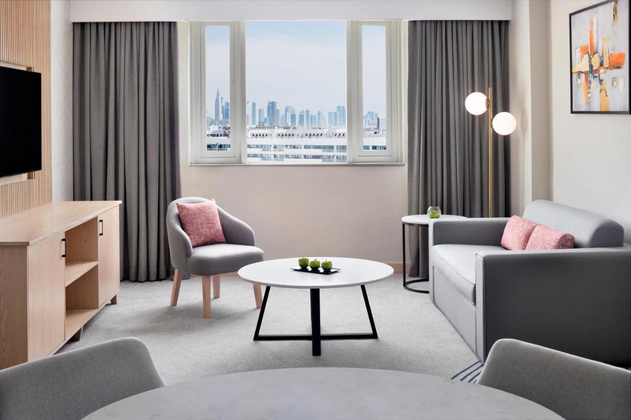 Crowne Plaza - Dubai Jumeirah By Ihg Exterior photo A living room at the hotel