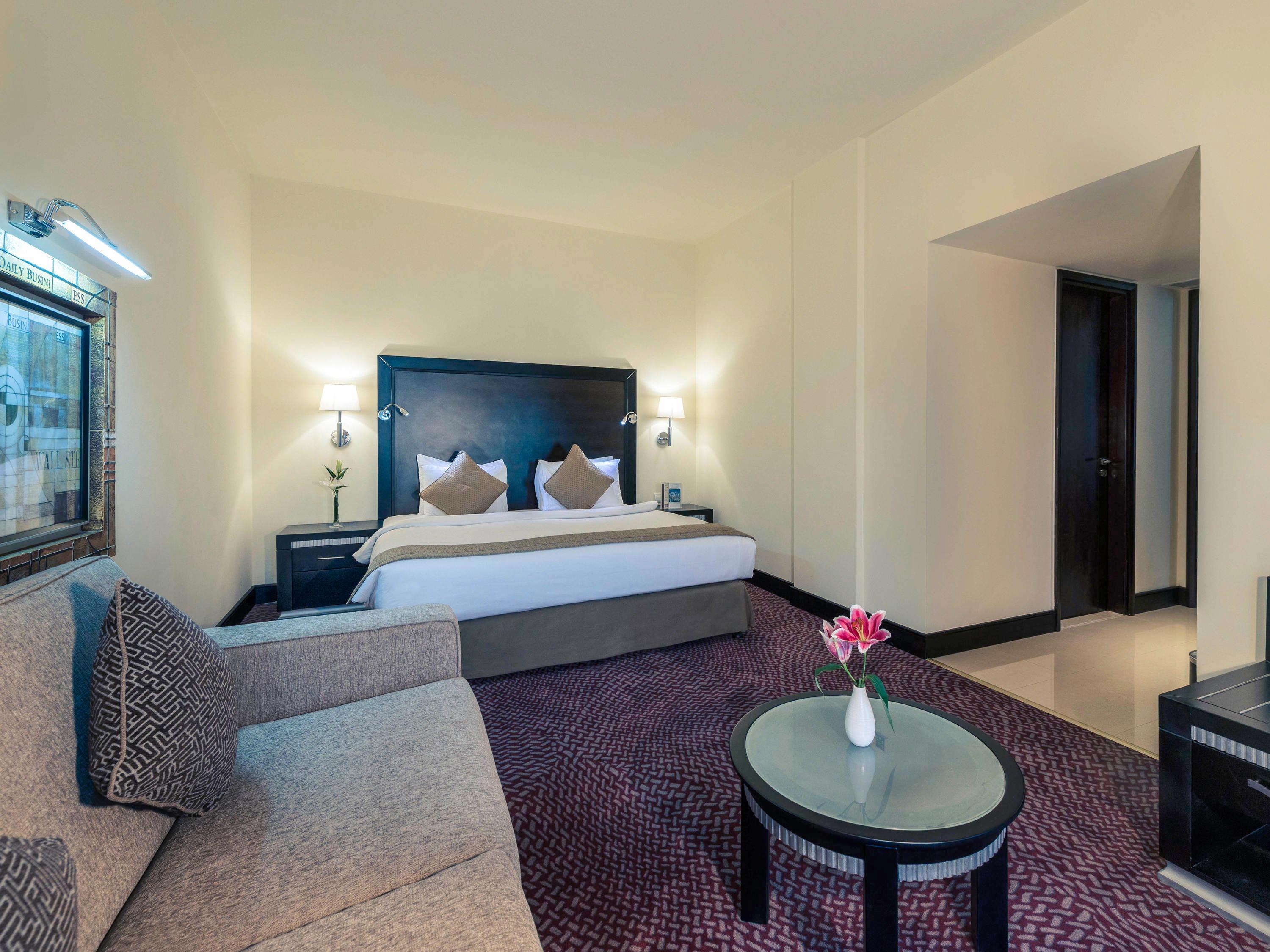 Crowne Plaza - Dubai Jumeirah By Ihg Exterior photo A room at the hotel