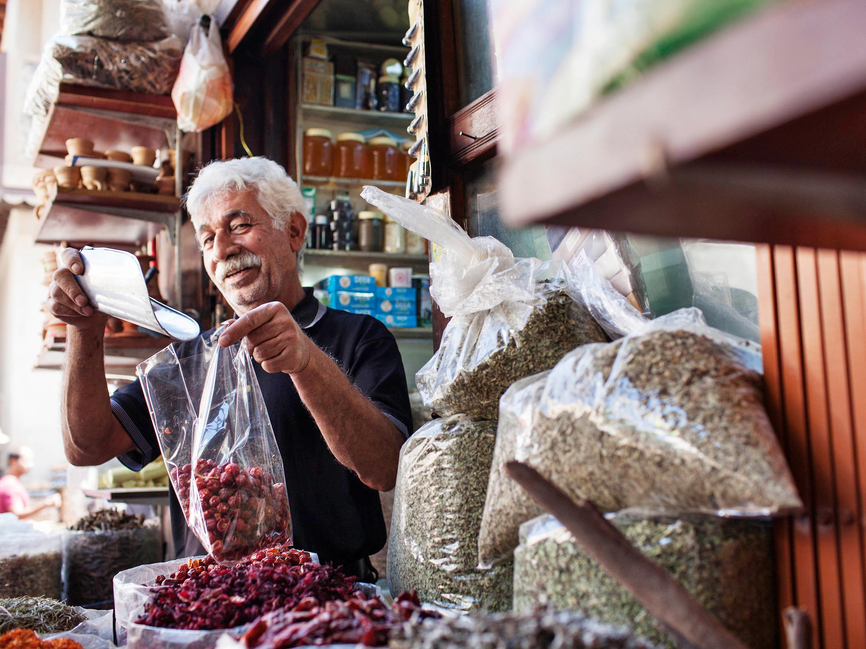 Crowne Plaza - Dubai Jumeirah By Ihg Exterior photo A spice shop in the old town of Chania
