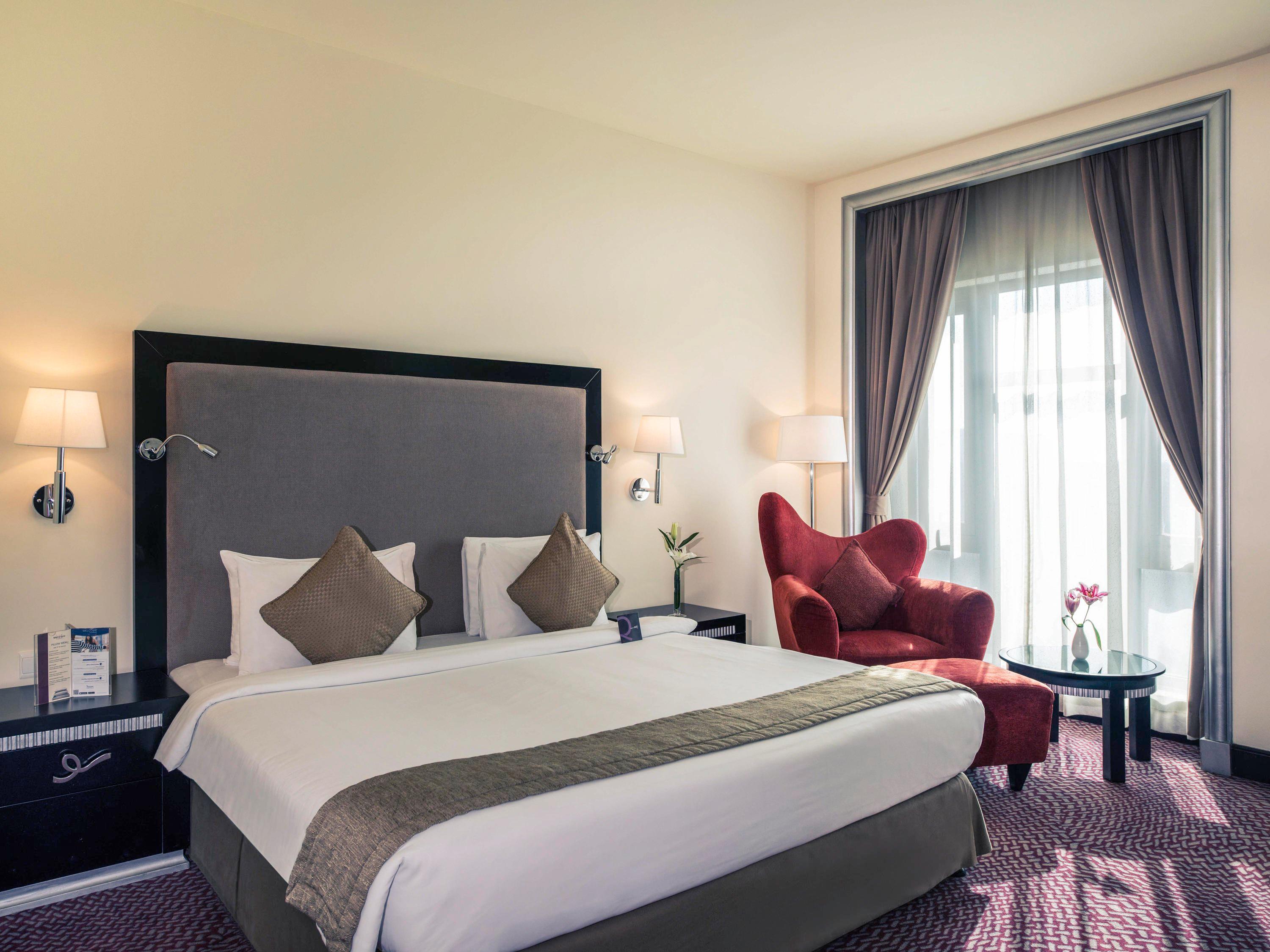 Crowne Plaza - Dubai Jumeirah By Ihg Exterior photo A bedroom at the hotel