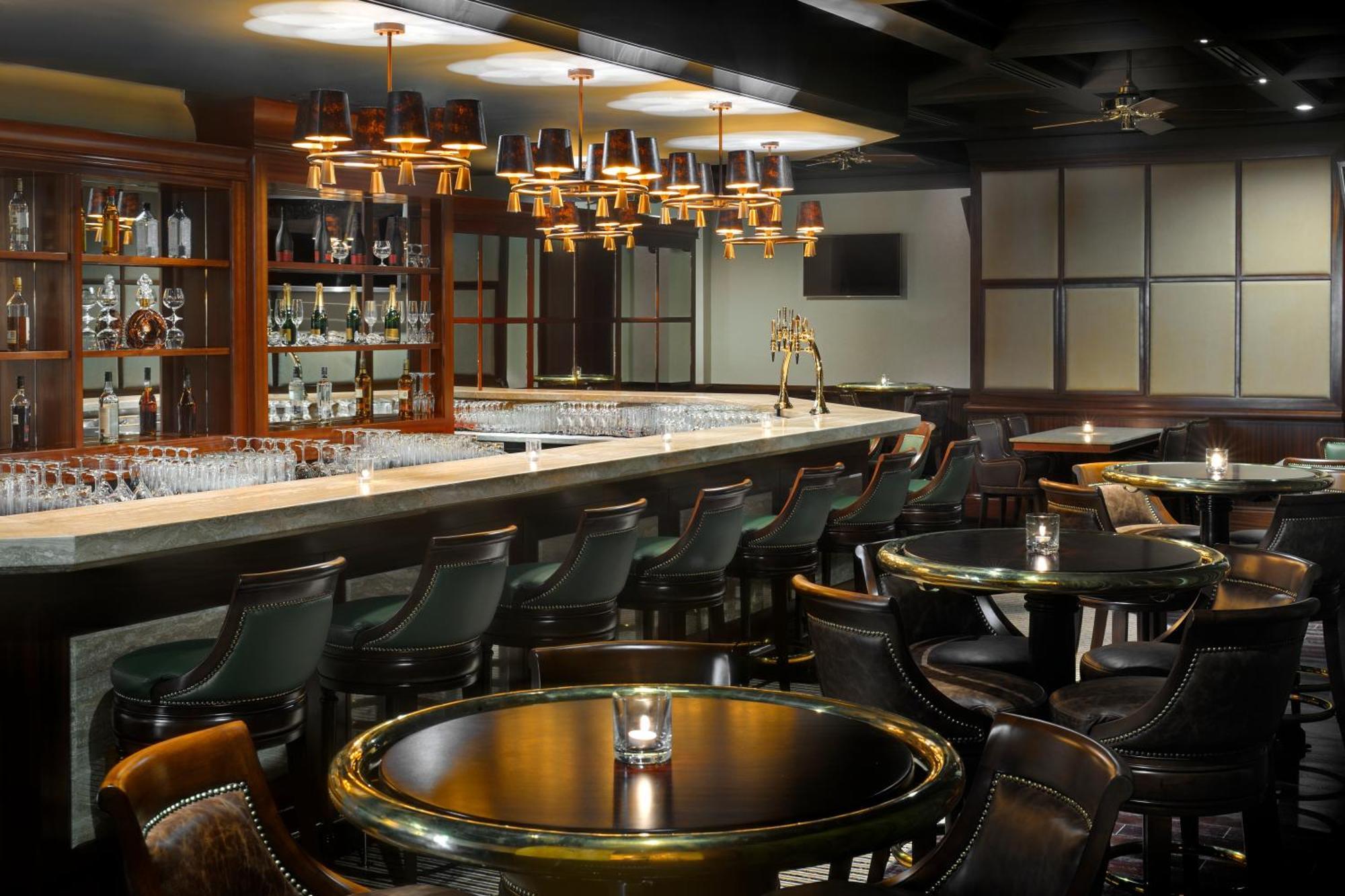 Crowne Plaza - Dubai Jumeirah By Ihg Exterior photo The bar at the London Edition