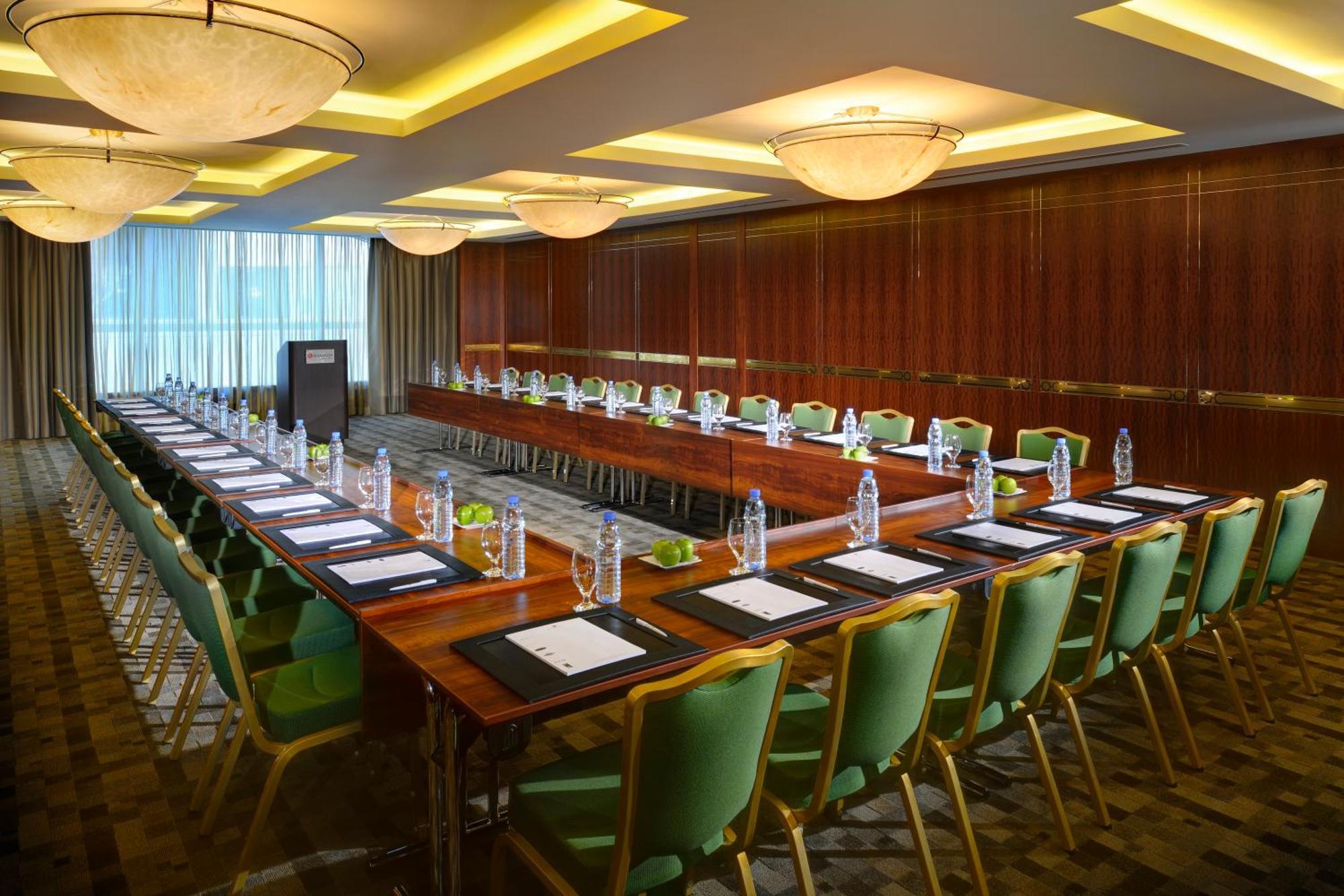 Crowne Plaza - Dubai Jumeirah By Ihg Exterior photo Meeting room